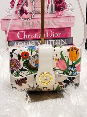 Gucci White Floral Leather Shoulder Bag with Gold GG Accent